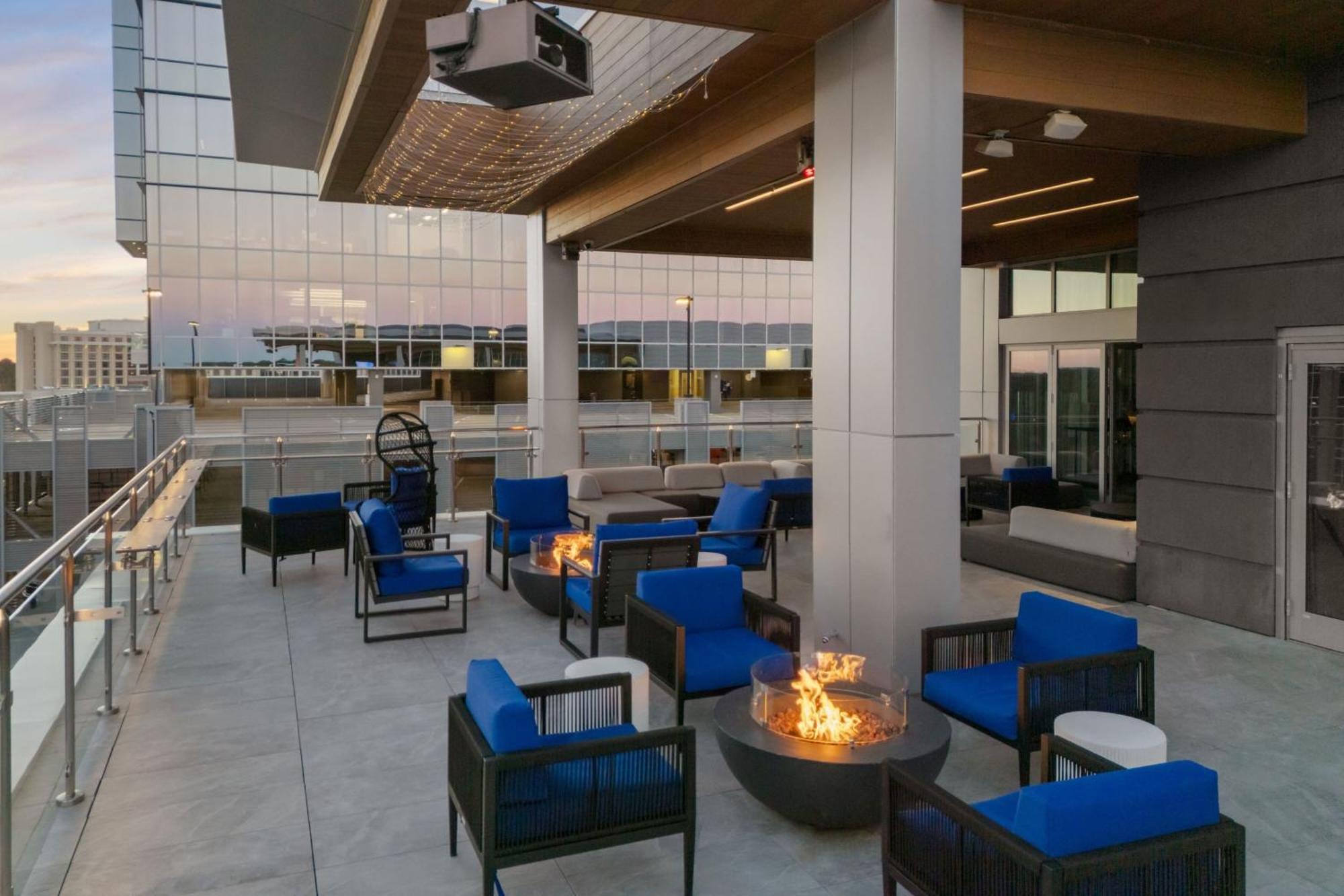 Ac Hotel By Marriott Raleigh North Hills Exterior photo